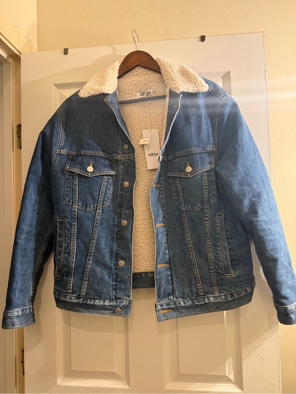 Men's Sherpa-Lined Denim Jacket with Cream Collar -
